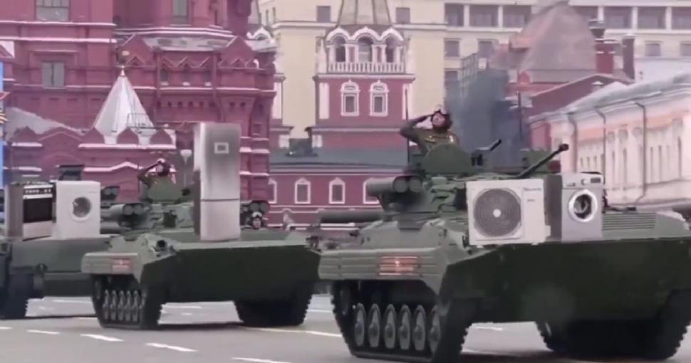 Cum s-a văzut parada Rusiei de Ziua Victoriei pe rețelele sociale | Elicoptere cu frigidere și Vladimir Putin la apă 766718