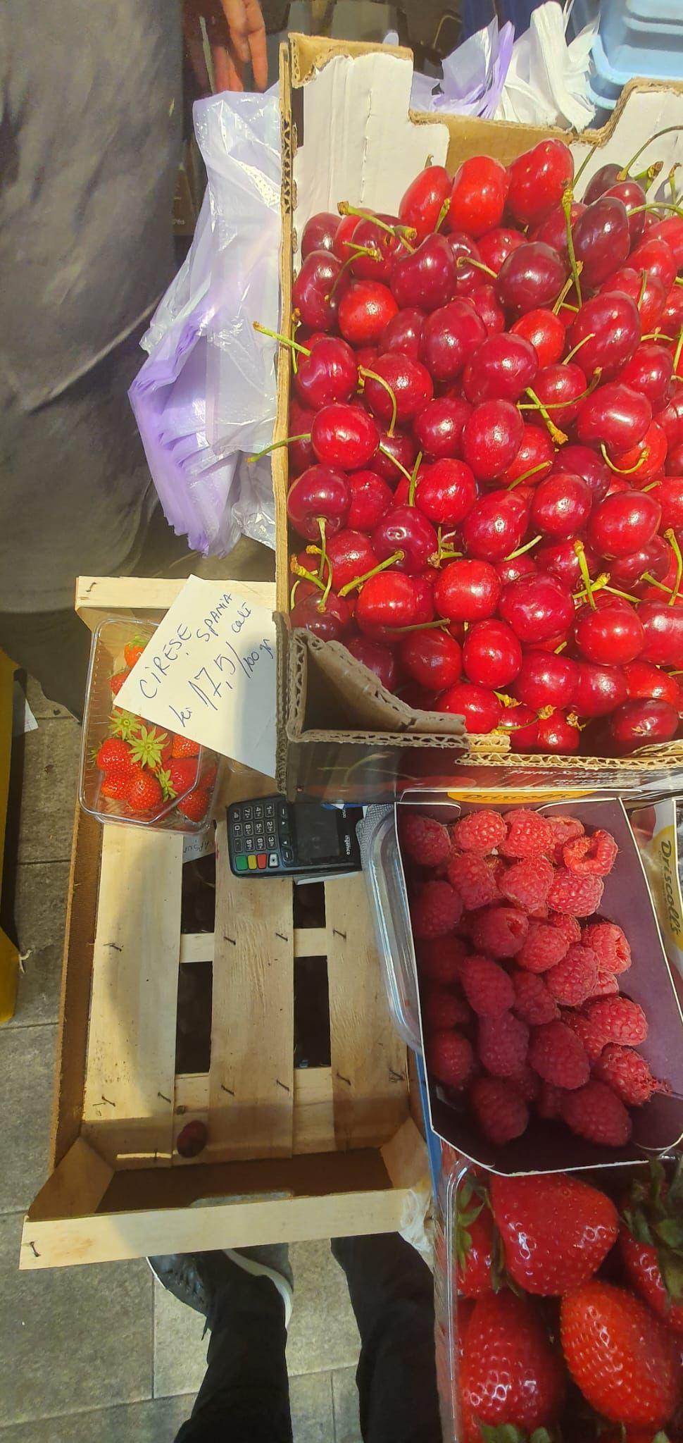 Cireșe vândute la suta de grame în piețele din București. Prețul se negociază în funcție de cantitate 766747