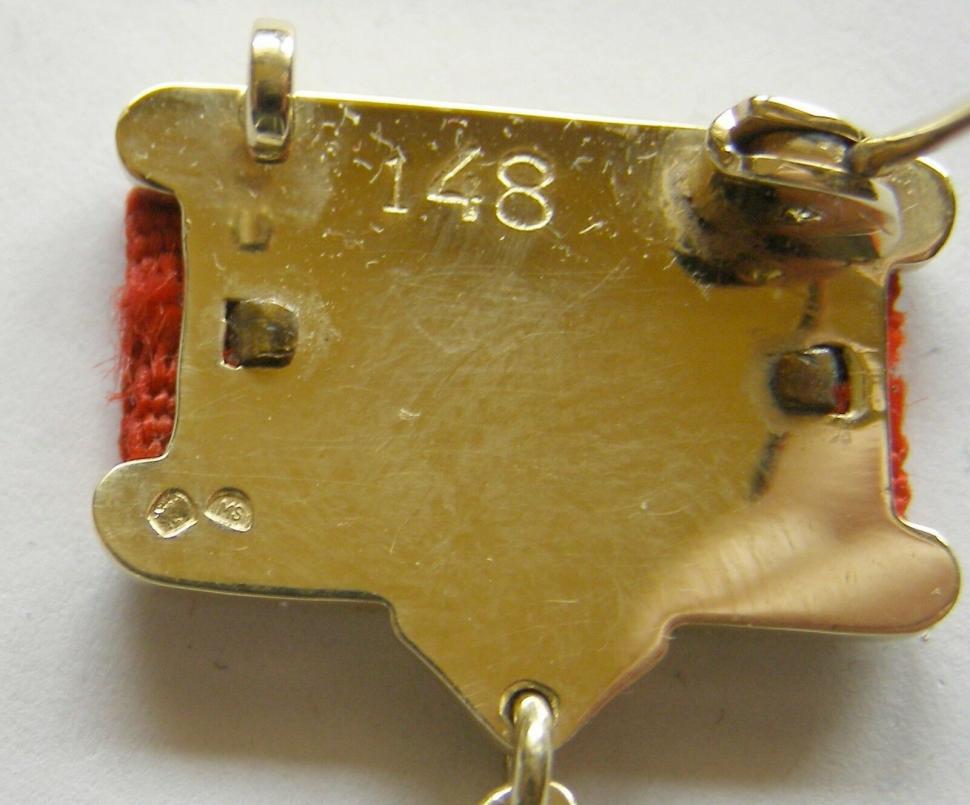 Suma uriaşă cerută de un sătmărean pentru diploma și decorația acordată de Nicolae Ceaușescu unui scriitor român 766777