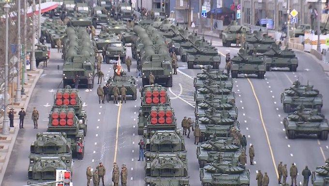 Putin, la parada la care și-a etalat arsenalul nuclear: "NATO ne-a făcut să începem această operațiune" | Parada aeriană, anulată la Moscova 766595