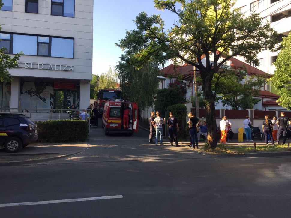 27 de pacienți evacuați după un incendiu la un centru de dializă din Craiova 767714