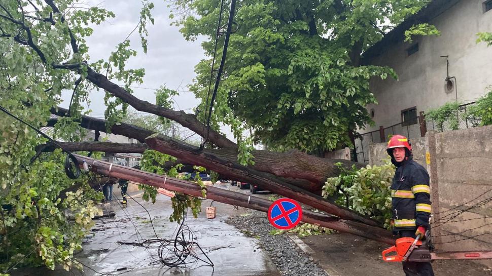 Urgia naturii a făcut prăpăd în mai multe judeţe din ţară. ANM a emis o nouă alertă de inundaţii 767708