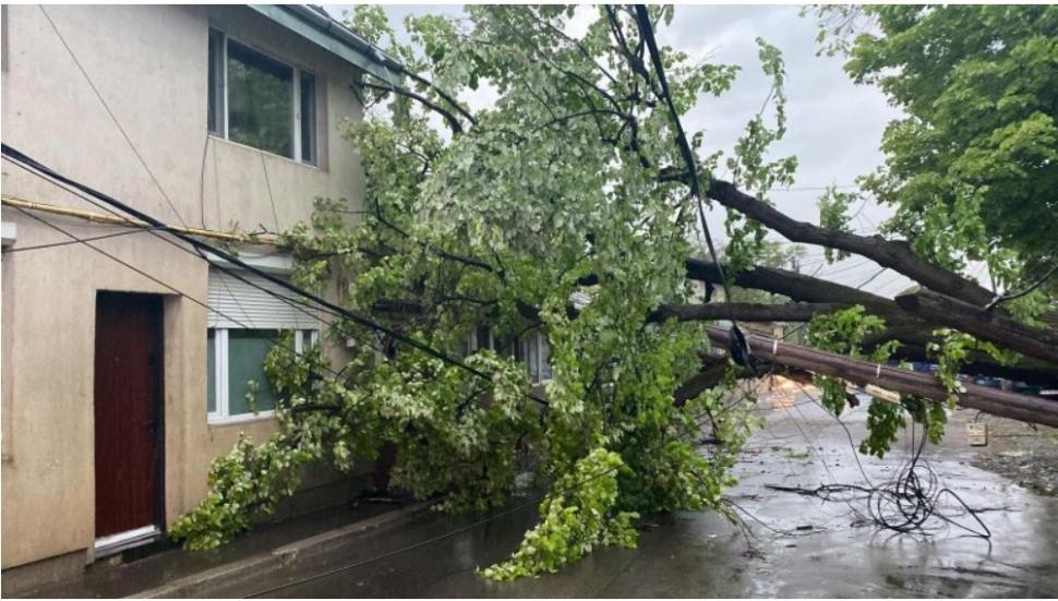 Urgia naturii a făcut prăpăd în mai multe judeţe din ţară. ANM a emis o nouă alertă de inundaţii 767710