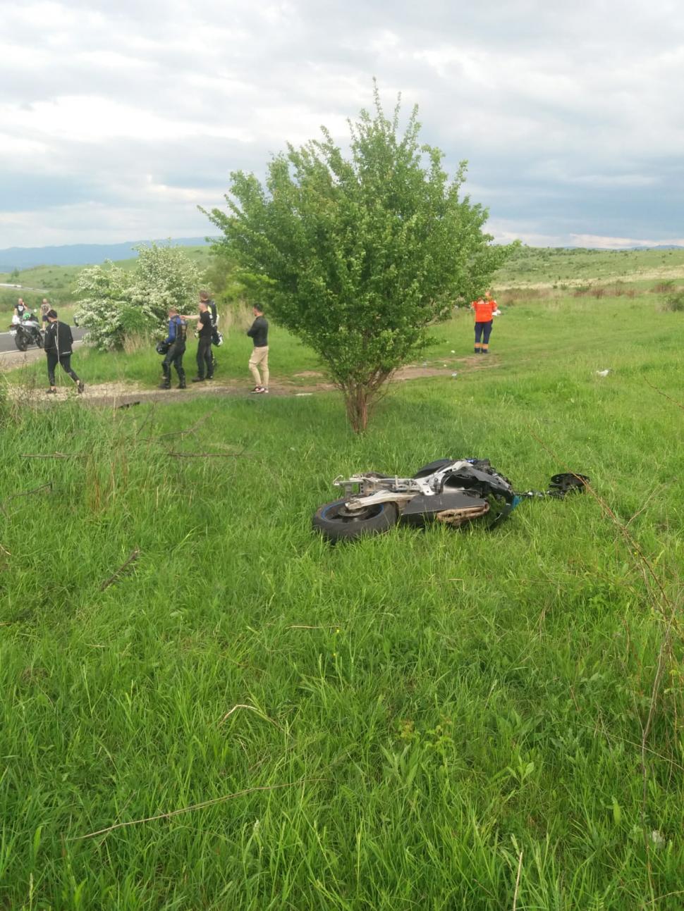 Un motociclist de 32 de ani a murit după ce s-a izbit frontal cu o maşină, în municipiul Hunedoara 767875