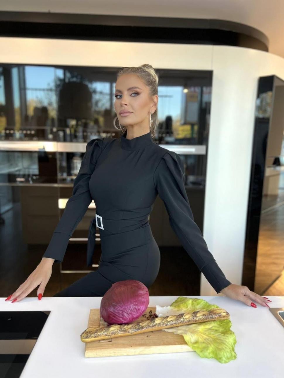 Ce este diastaza, boala de care suferă Andreea Bănică. "Se umflă și dacă beau apă" 767949