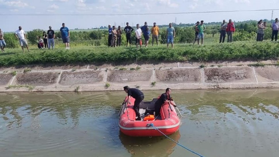 Un copil de 12 ani a murit înecat într-un canal de irigație din judeţul Dolj