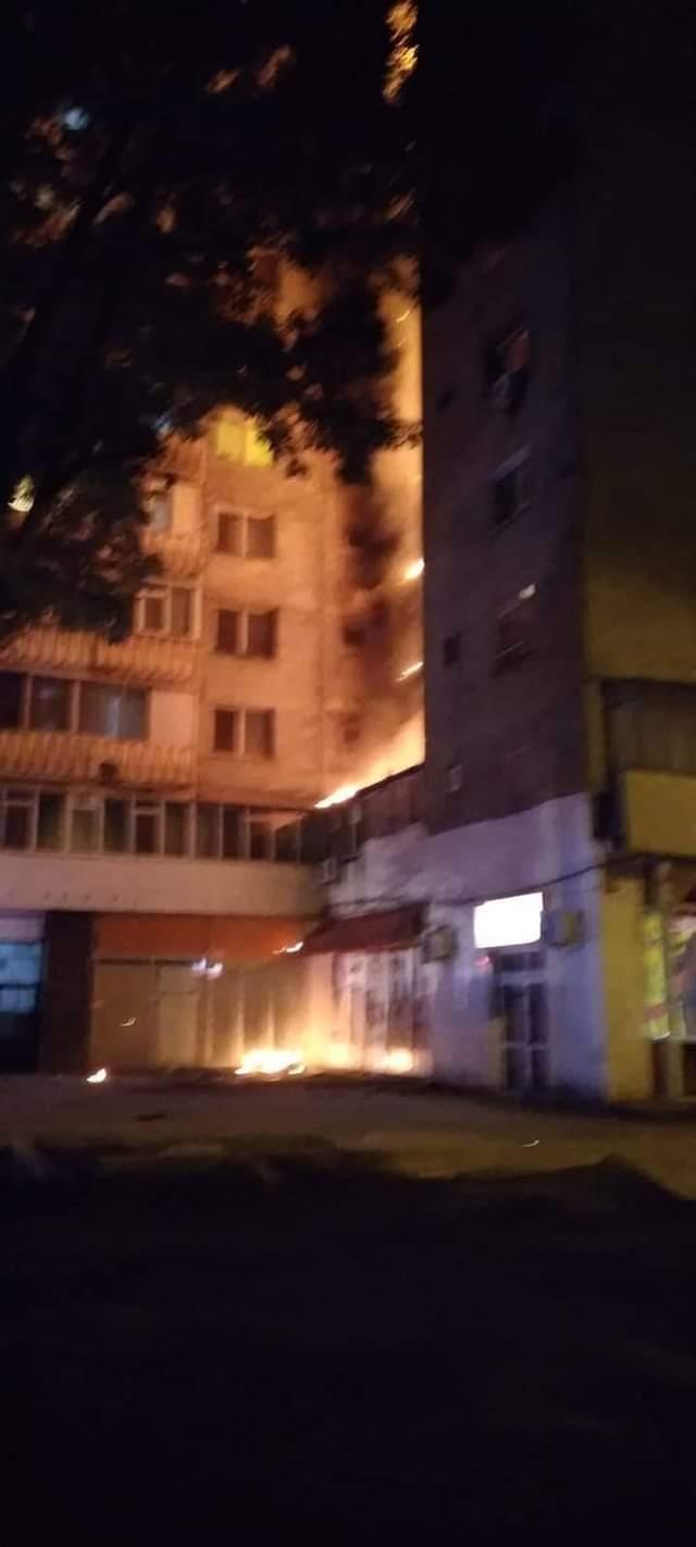 Mărturiile familiilor rămase fără acoperiş, după incendiul devastator din Sectorul 5 767954
