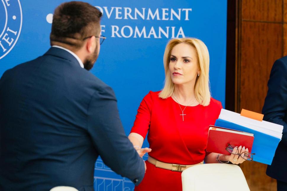 Gabriela Firea, mesaj de susţinere pentru tinerii din România | Ce proiecte pregăteşte ministerul Familiei 768084