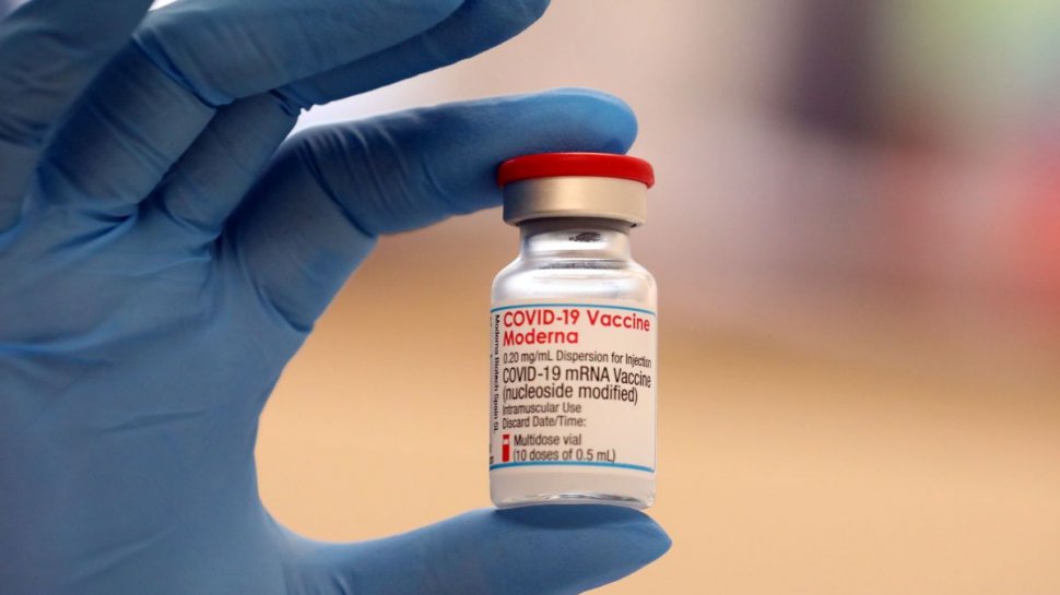 Astăzi începe vaccinarea cu doza a 4-a de vaccin anti-COVID