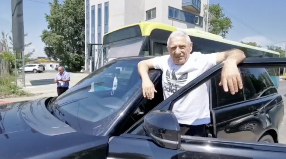 Revolta lui Giovanni Becali, blocat în traficul din București: ”Nu au făcut nimic de 10 ani!”
