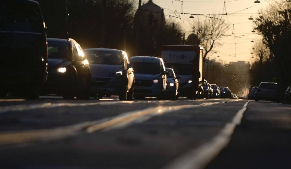 Un oraș din România a luat o decizie importantă pentru fluidizarea traficului. Instructorii auto și elevii acestora sunt afectați de măsură