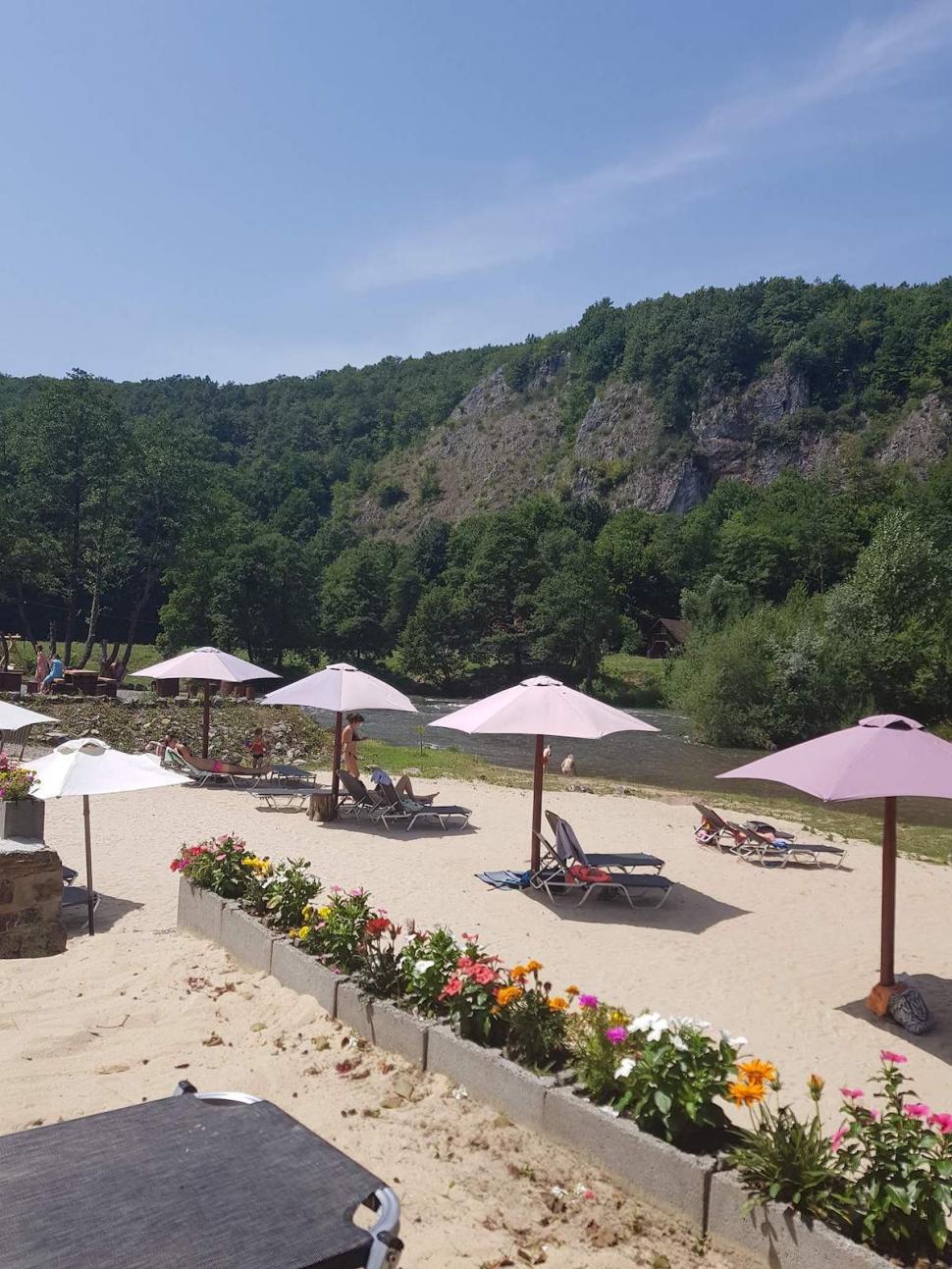 Plaja sălbatică din România care arată ca cele din Thailanda 768167