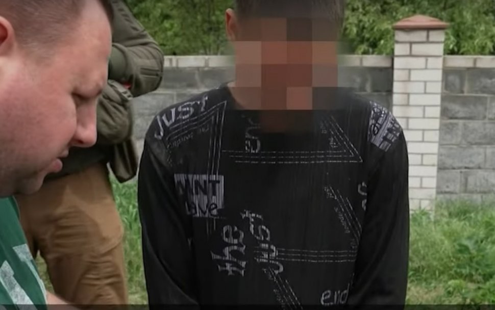 Momentul în care poliția secretă ucraineană prinde un spion rus."Al nostru este!"