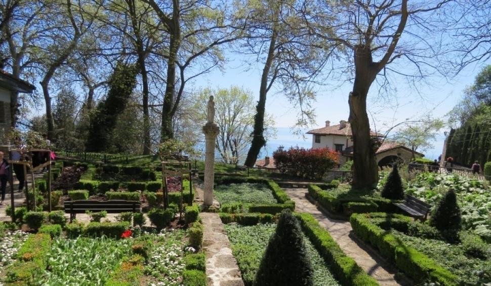 Castelul Reginei Maria şi grădina botanică din Balcic, cele mai îndrăgite atracţii turistice din Bulgaria 768037