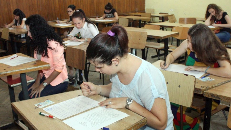 Elevii din Dâmbovița vor avea lucrările corectate digitalizat la Evaluarea Națională, iar cei din Călărași, la Bacalaureat