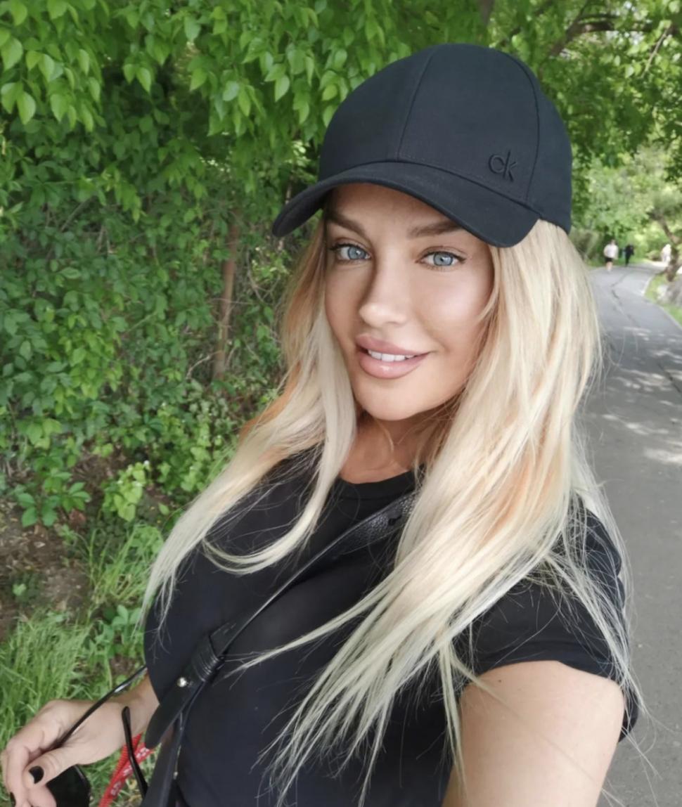 Cum arată Tania Budi în costum de baie la 54 de ani 768916