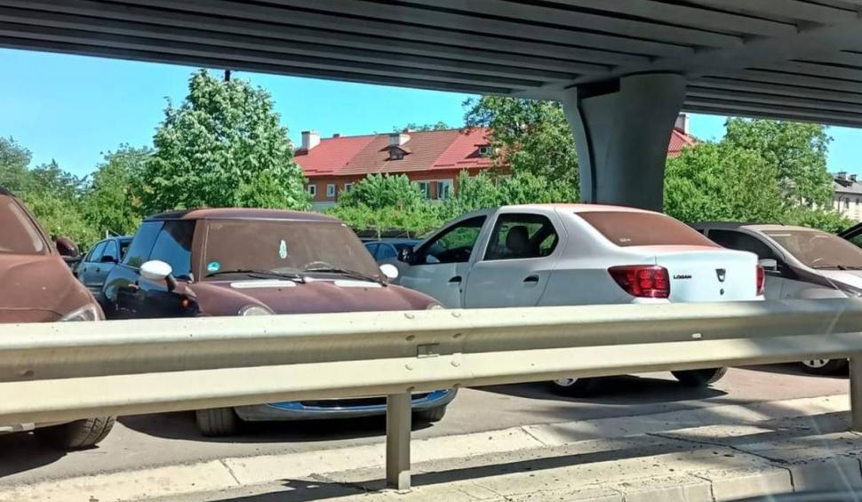 Șoferii cu mașinile vopsite din greșeală după gafa muncitorilor, amendați de Poliție în Otopeni. Cât au de scos din buzunar 769212