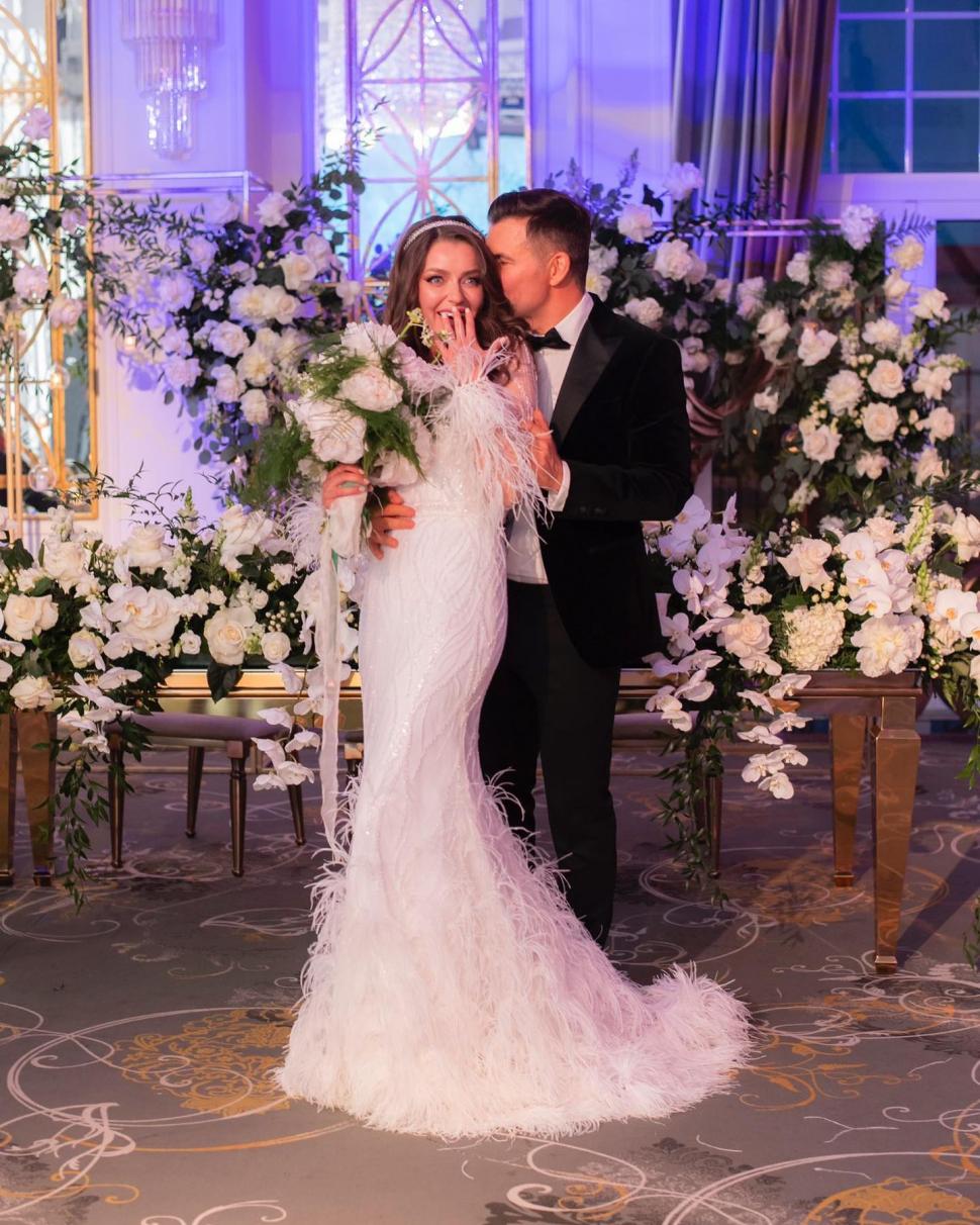 Nuntă mare în PNL. Purtătorul de cuvânt s-a însurat cu fiica lui Marcel Vela  769301