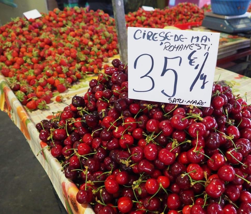 Au apărut cireșele românești, de 6 ori mai ieftine. Piața Obor din București: "prețurile balamuc" 769389