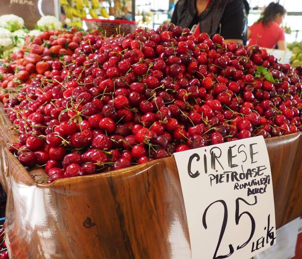 Au apărut cireșele românești, de 6 ori mai ieftine. Piața Obor din București: "prețurile balamuc" 769390
