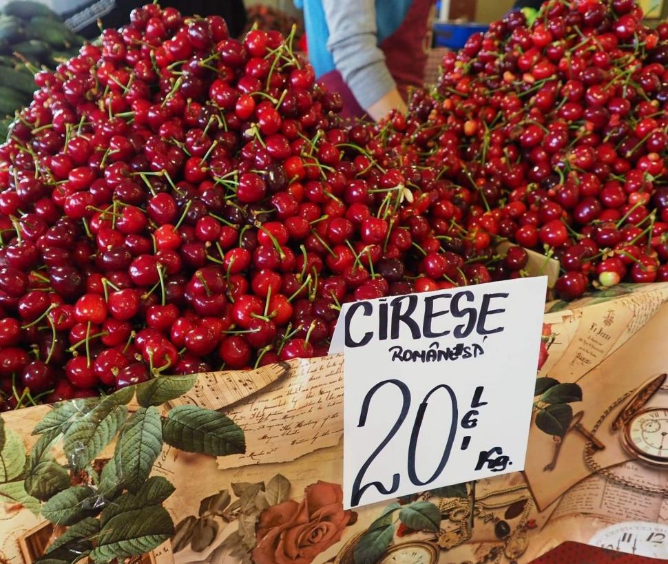 Au apărut cireșele românești, de 6 ori mai ieftine. Piața Obor din București: "prețurile balamuc" 769392