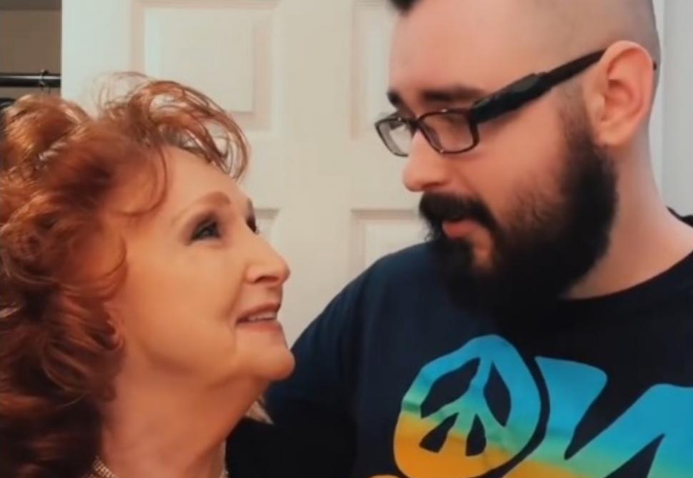 Dovada că iubirea nu are vârstă. Ea are 77 de ani, iar el, 24. "Amorul este încă grozav" 769574