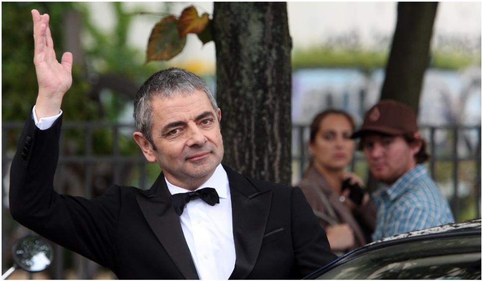 Focurile de artificii organizate de Rowan Atkinson, confundate cu o invazie rusă