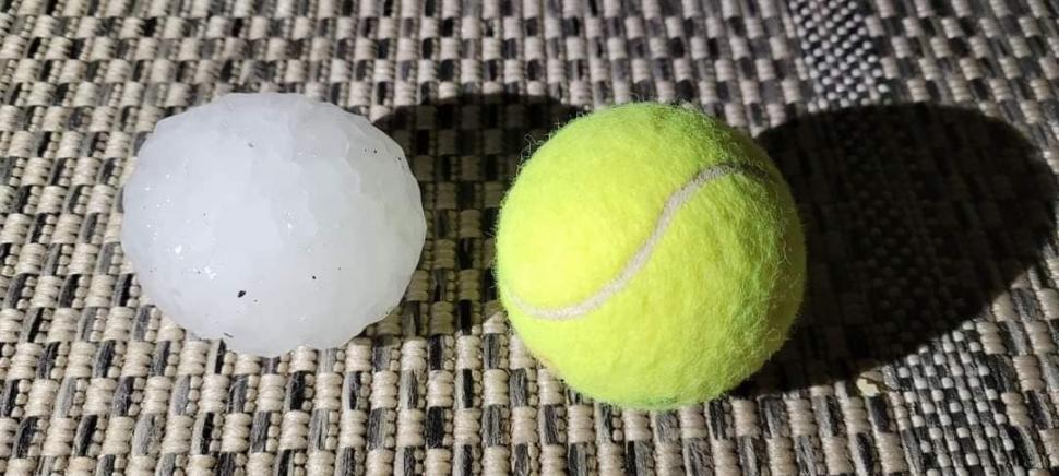 Continuă furtunile puternice în vestul Europei. Franța a fost lovită de grindină cu diametrul unei mingi de tenis 769414