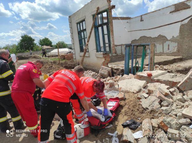 Un bărbat a murit, iar altul a fost rănit, după ce peretele unei clădiri s-a prăbuşit peste ei, în Botoşani  769836