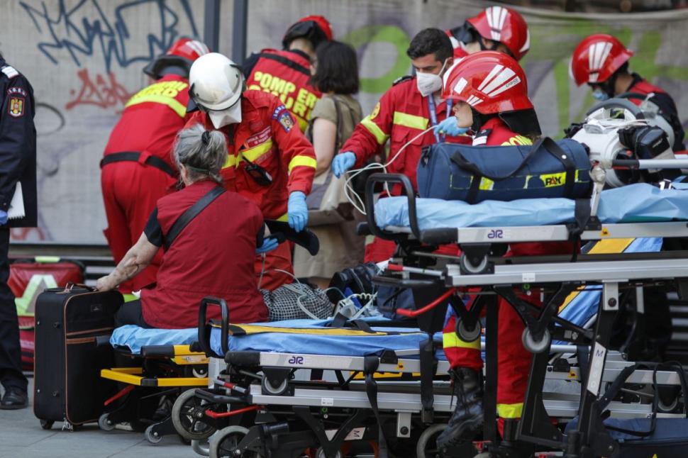 Primele imagini de la evacuarea călătorilor din metrou: ”Ne-a fost frică să nu murim asfixiați!” 769665