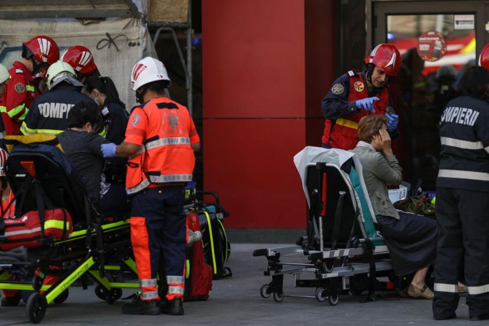 Primele imagini de la evacuarea călătorilor din metrou: ”Ne-a fost frică să nu murim asfixiați!” 769666