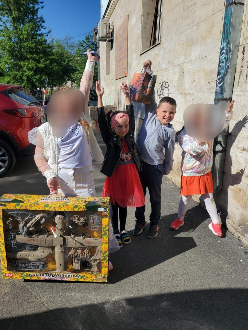 Doi frați de 8 și 10 ani din Galați au fost dați dispăruți de părinți după ce nu au mai venit acasă de la școală 770364