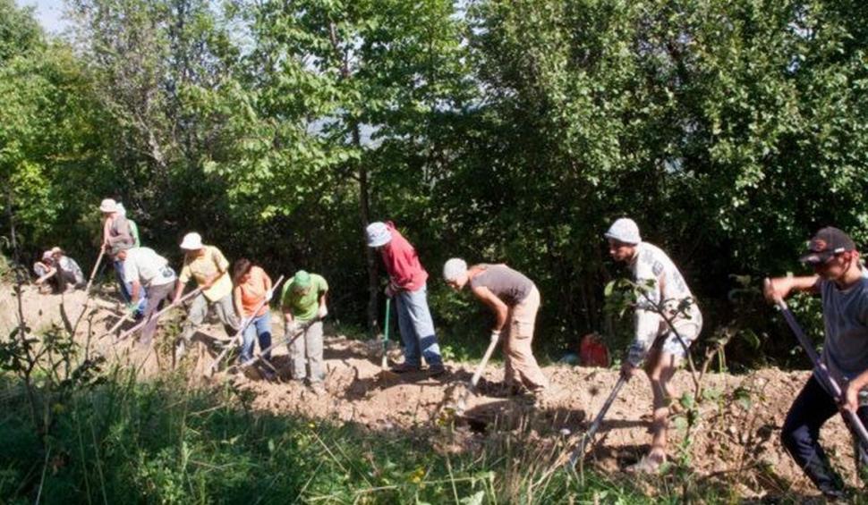 El este Guru din Hunedoara care ar avea copii cu multe dintre "adeptele" sale pe care le-a abuzat 770520