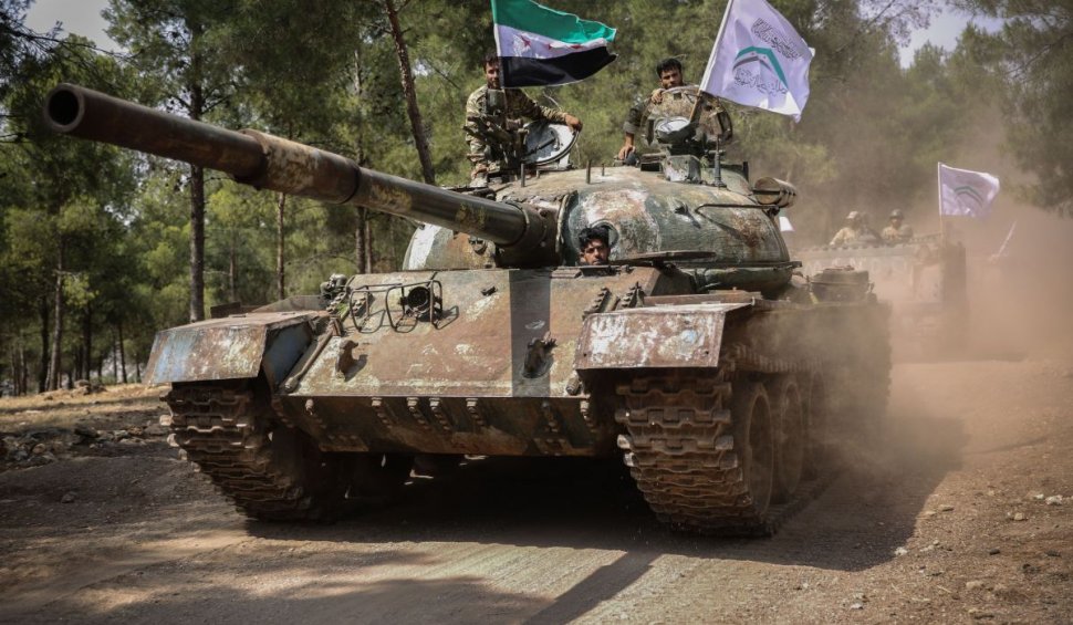 Rușii aruncă în luptă tancuri T-62 de acum 50 de ani