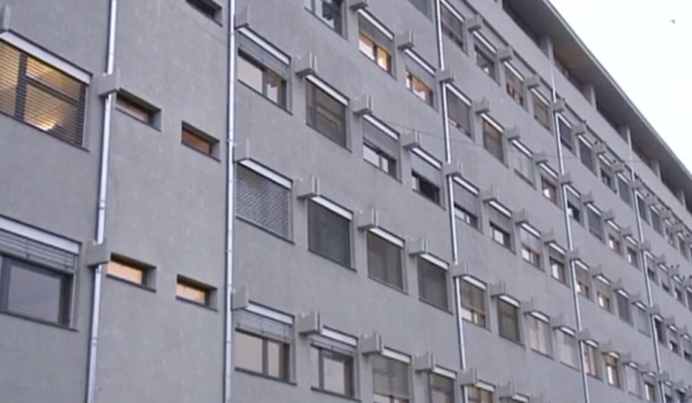 Un pacient a căzut de la etajul 3 al Spitalului de Urgență Târgu-Jiu și a murit pe loc