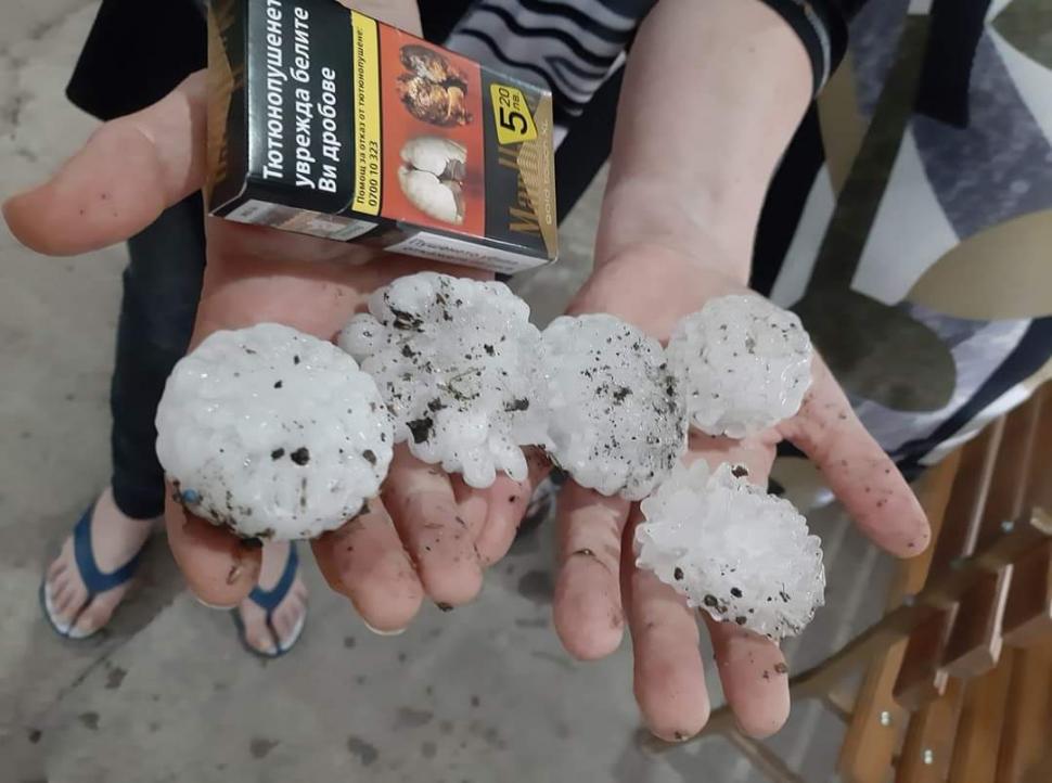 Ploaie cu grindină de mărimea unui ou de găină, în Bulgaria 770762