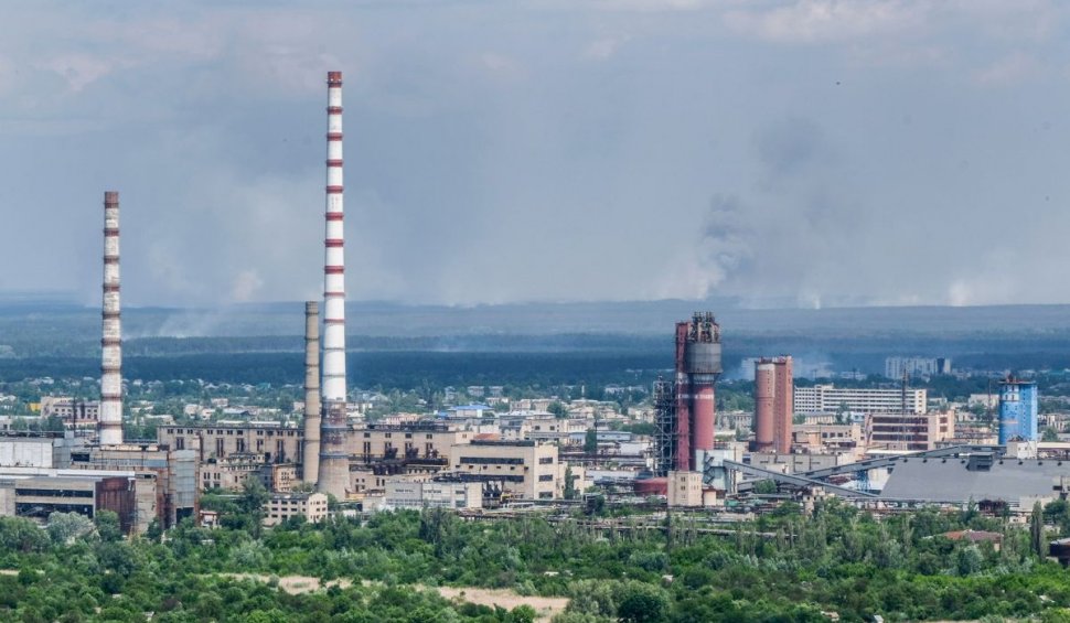 Lupte aprige în Severodonețk, ultimul oraș important din Lugansk care încă nu a căzut în mâinile rușilor | Zeci de case, distruse de obuze
