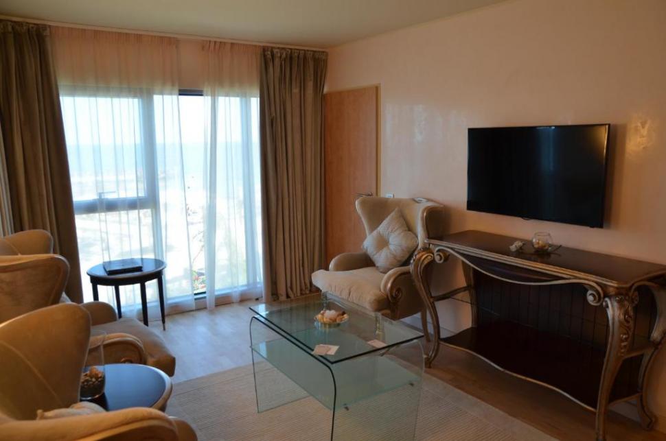 Cum arată și cât costă un sejur la hotelul lui Gigi Becali din Venus 770983