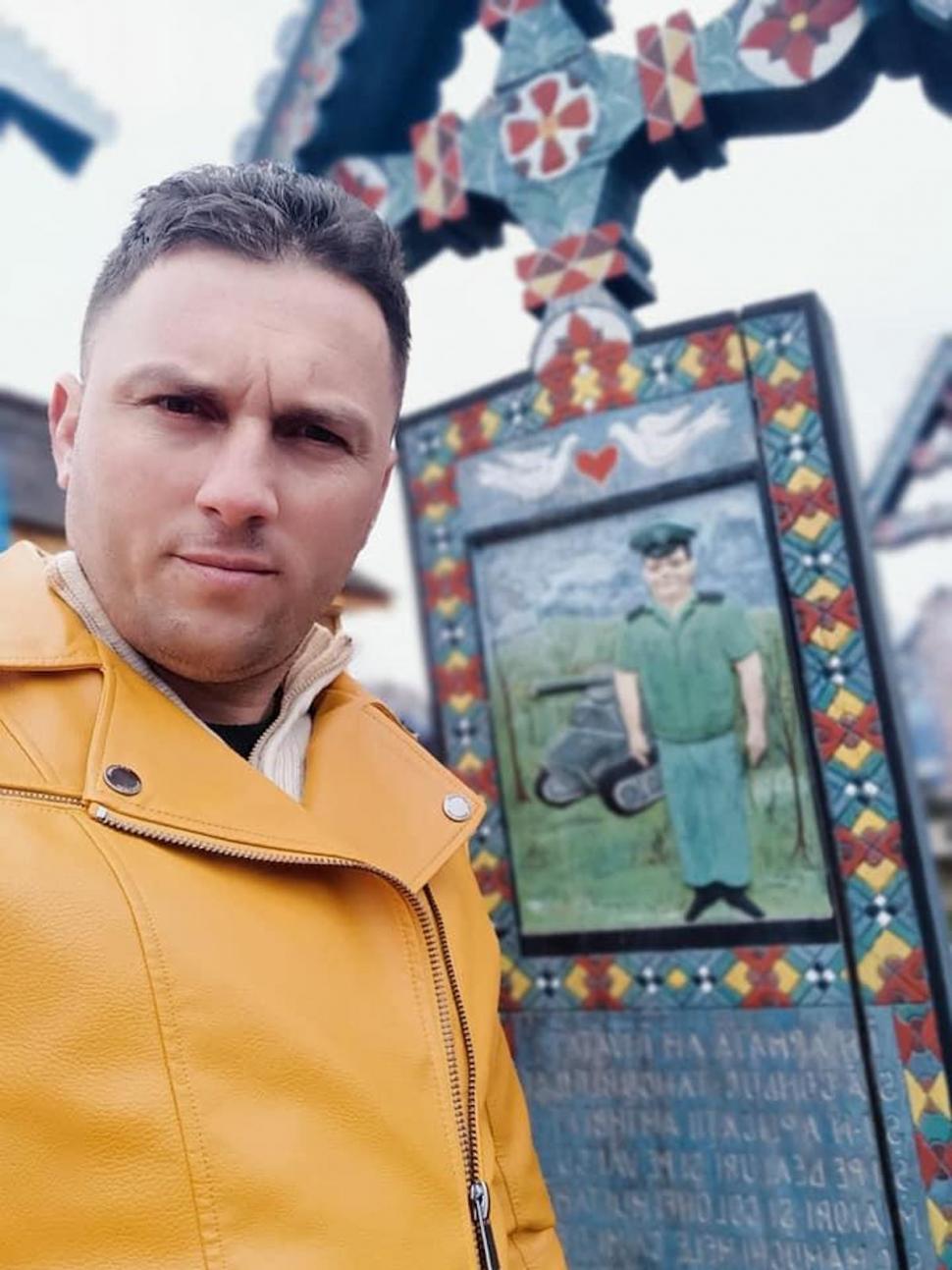 Un jandarm din Oradea a murit în timp ce dansa la o nuntă. Bărbatul de 36 de ani era tatăl a doi copii  770825