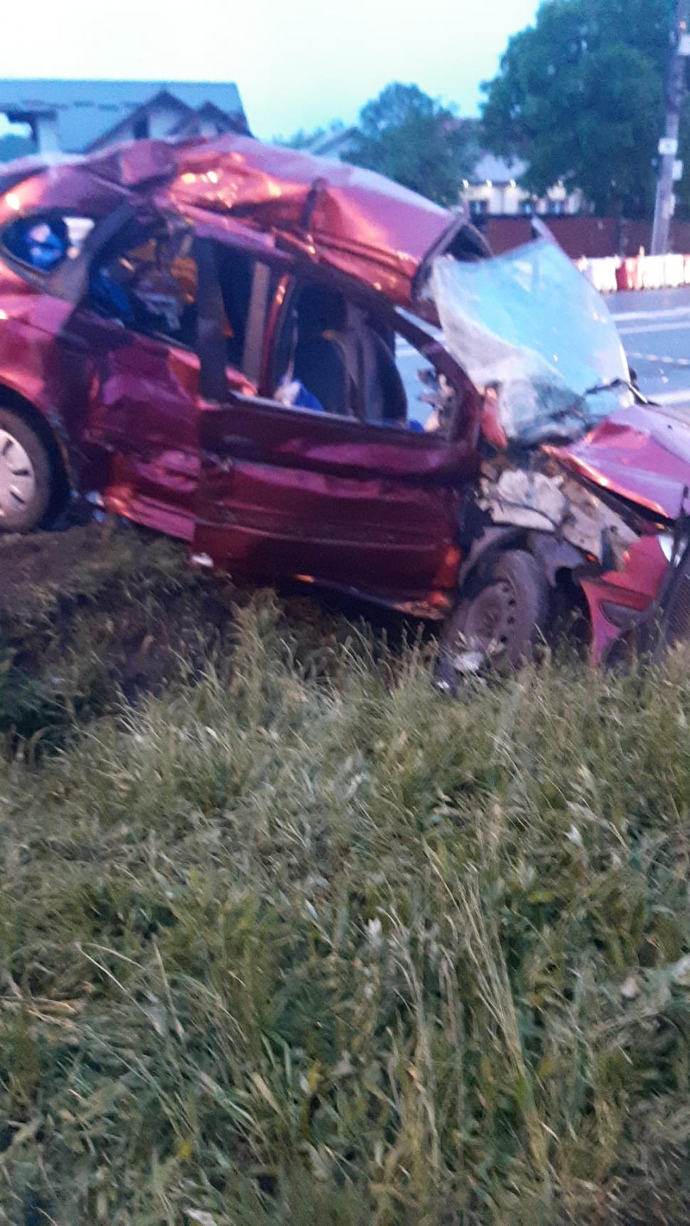 Doi soţi din Bucureşti, implicaţi într-un accident în judeţul Argeş! Femeia, cadru didactic, a murit pe loc 770813