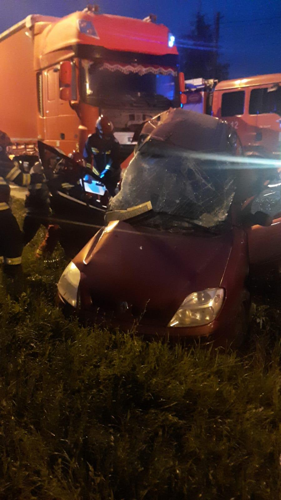 Doi soţi din Bucureşti, implicaţi într-un accident în judeţul Argeş! Femeia, cadru didactic, a murit pe loc 770816