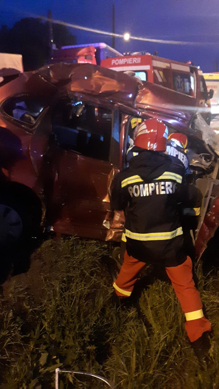 Doi soţi din Bucureşti, implicaţi într-un accident în judeţul Argeş! Femeia, cadru didactic, a murit pe loc 770817