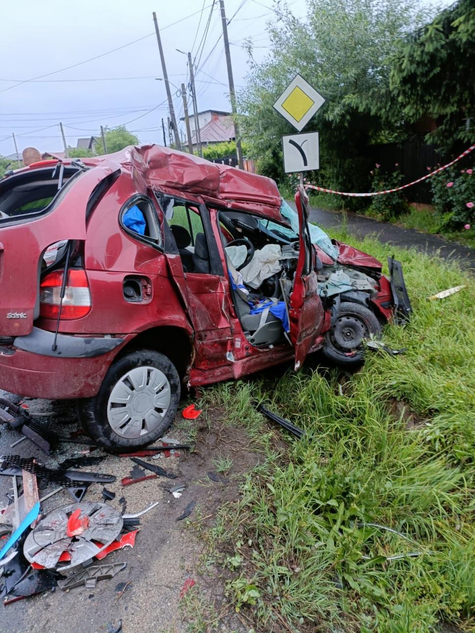 Doi soţi din Bucureşti, implicaţi într-un accident în judeţul Argeş! Femeia, cadru didactic, a murit pe loc 770818