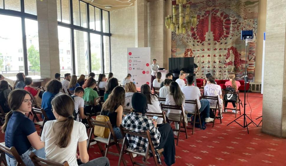 România la înălţime, centru al inteligenţei la Teatrul "Marin Sorescu" din Craiova 771101