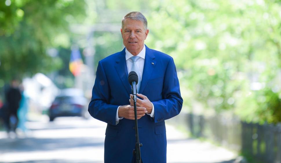 Mai multe zile libere plătite pentru părinţi. Preşedintele Klaus Iohannis a promulgat legea