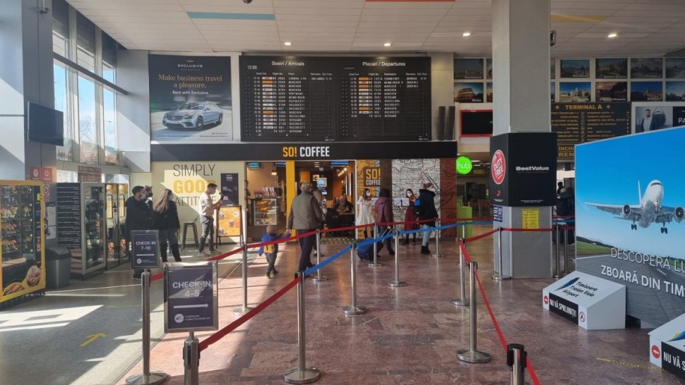 Panică pe aeroportul din Timişoara! Un bărbat băut s-a plimbat cu un pistol prin faţa pasagerilor