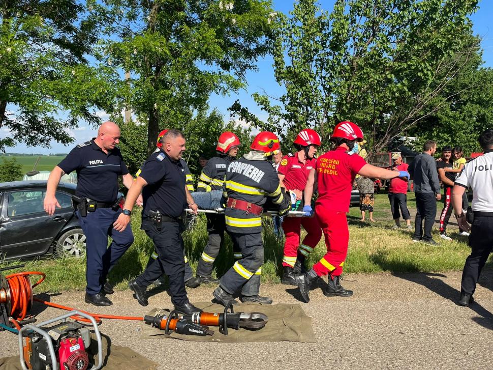 Accident cumplit cu zece victime la Botoșani. Șapte dintre răniți sunt copii 771354