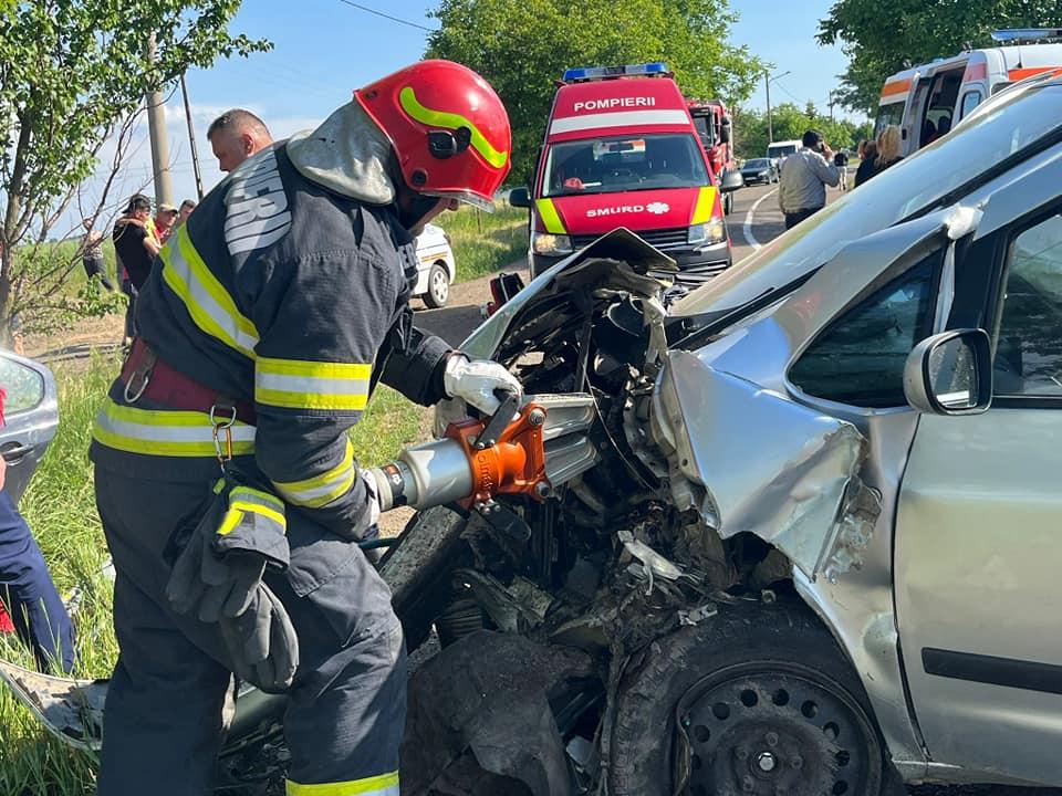 Accident cumplit cu zece victime la Botoșani. Șapte dintre răniți sunt copii 771357
