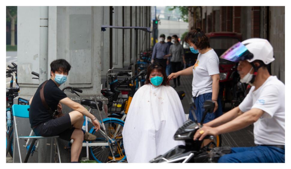 Shanghai dezlănţuit |Oamenii au luat cu asalt magazinele, frizeriile, restaurantele după ridicarea restricţiilor 771336