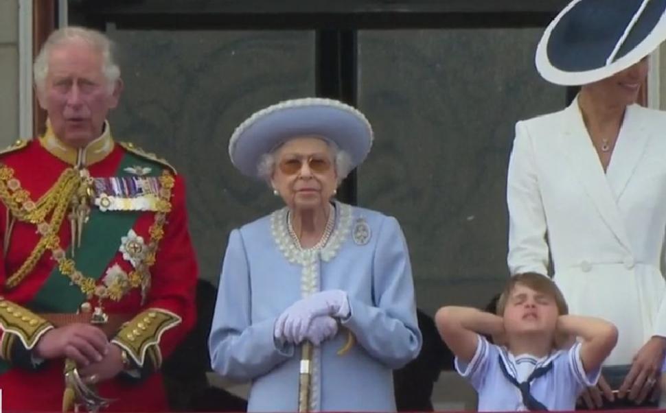 Avioanele "Taifun" au scris pe cerul Londrei numărul "70" la Jubileul de Platină al Reginei Elisabeta 771502